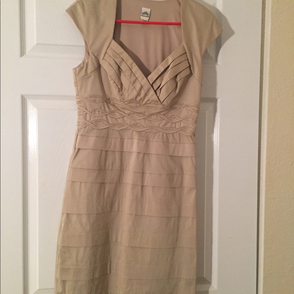 Dress - Picture 3 of 3